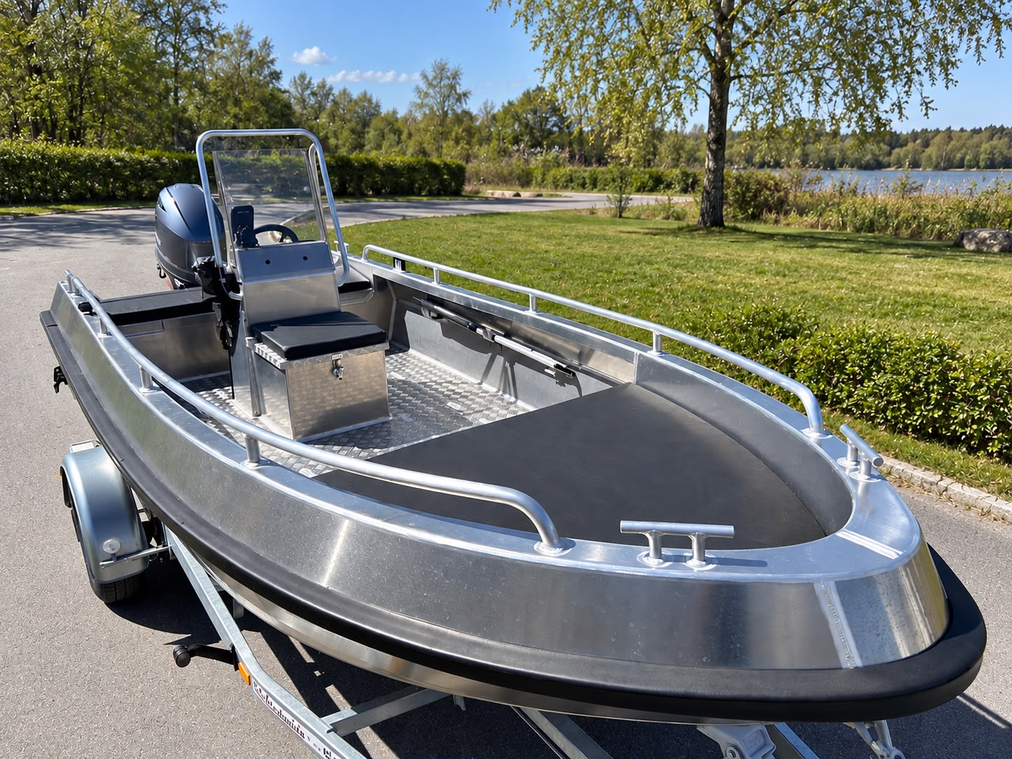 Triton 450 op trailer met stuurconsole